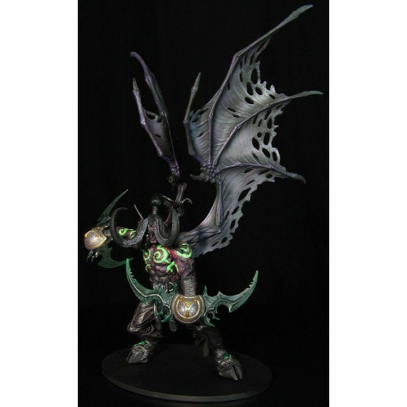 Иллидан: ILLIDAN STORMRAGE  Demon form Deluxe Collector Figure 