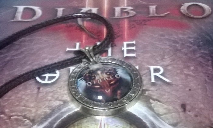 Медальйон Diablo (Метал + скло) 